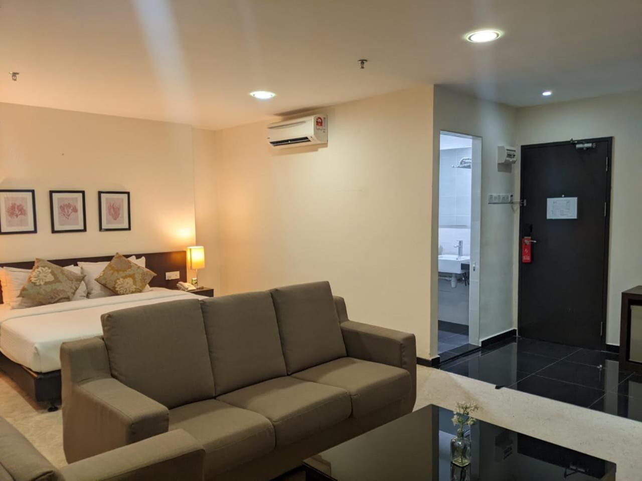 The View Hotel Segamat Eksteriør bilde