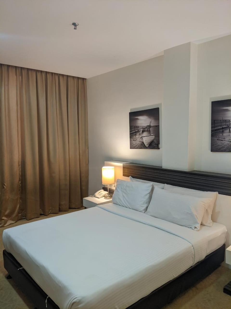 The View Hotel Segamat Eksteriør bilde